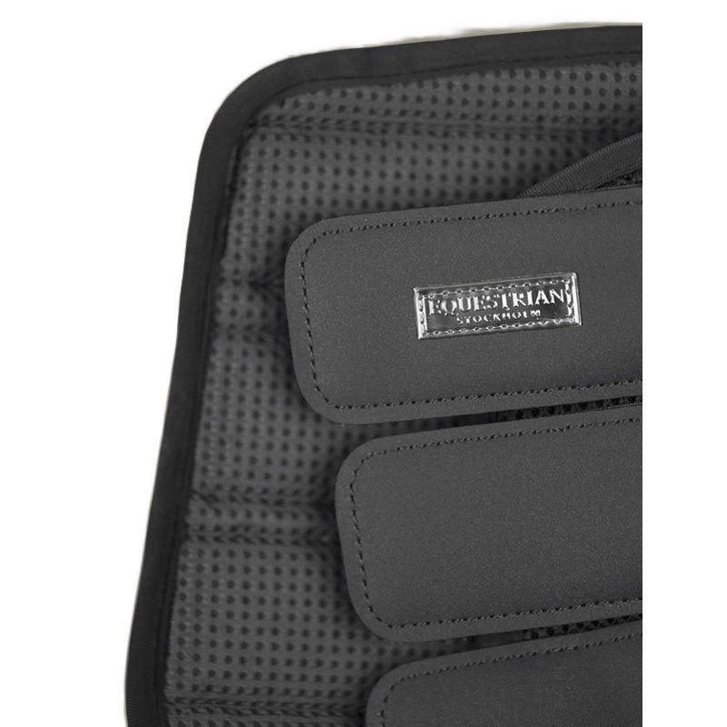 Classic Mesh Brushing Boots Black Edition